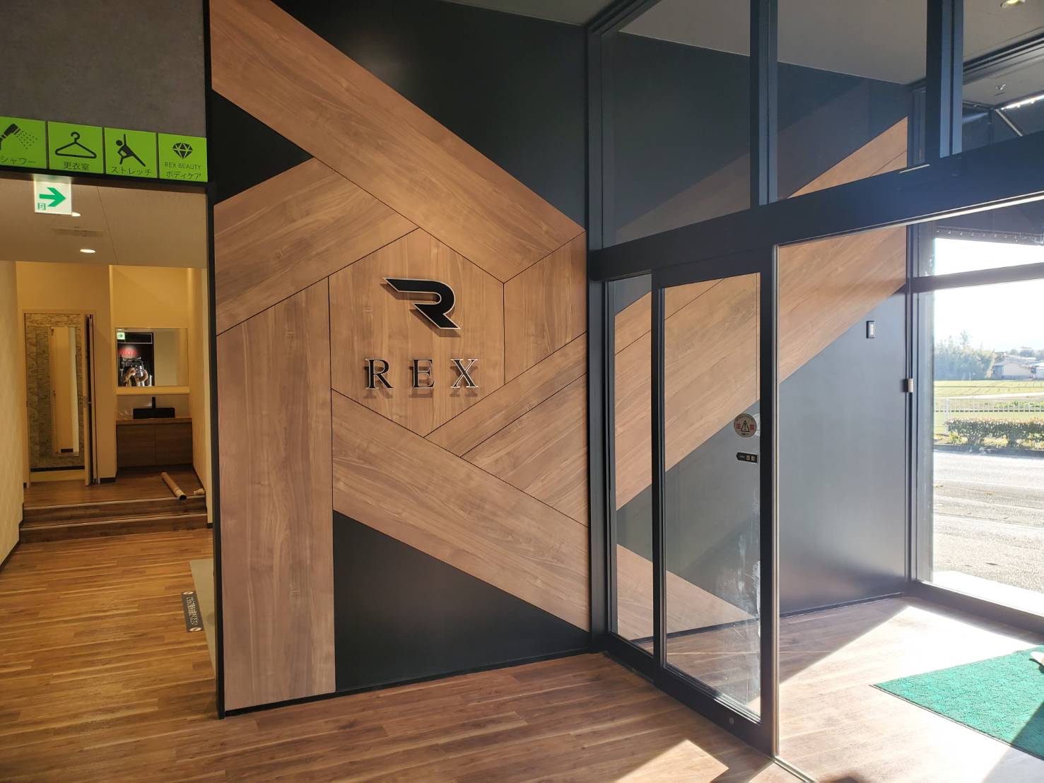 トレーニングゾーン全景と設備レイアウト